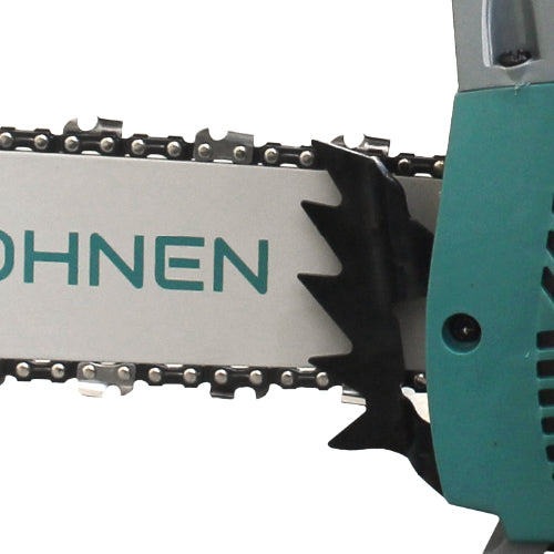 1.6 kW výkon, 40 cm lišta, 13 000 ot/min